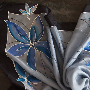 Zšeřelé květy - ručně malovaný hedvábný šátek