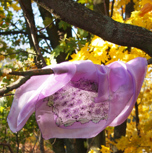 Hedvábný šátek - Květiny, které mi nosí manžel