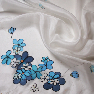 Hedvábný šátek - Romantický květinkový